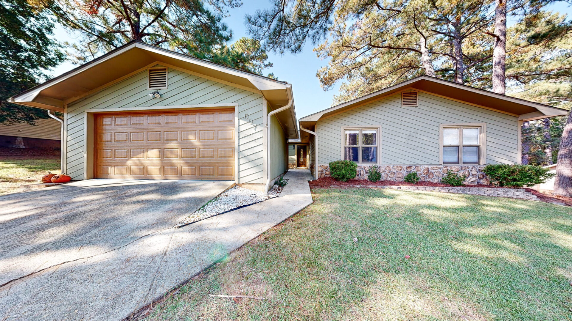 607 Chickasaw Rd, Enterprise, AL 36330