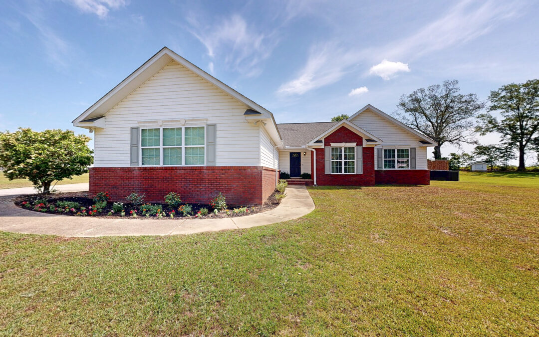 119 Willow Oaks Dr, Headland, AL 36345