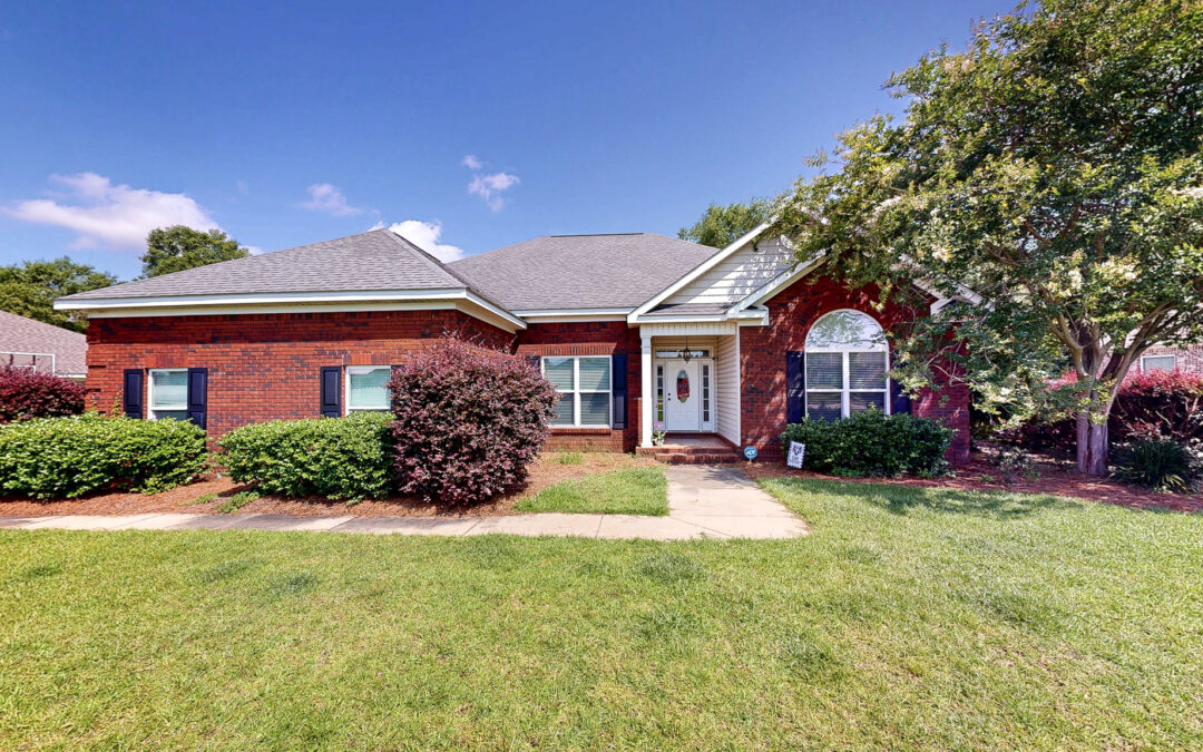 218 Azalea Ln, Headland, AL 36345