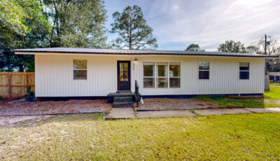 300 Woodland Dr, Hartford, AL 36344