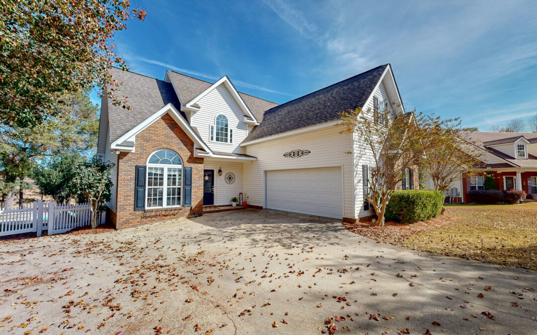 127 Lake Ln, Headland, AL 36345