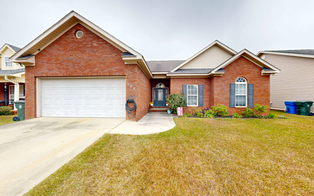 104 Eufaula Dr, Dothan, AL 36301